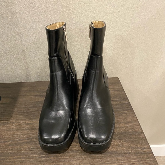 Like New Princess Polly Boots - Size 9 - Picture 5 of 9